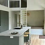 Modern Near Vesterlokken 펜션 *