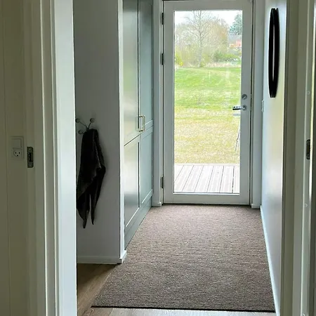 בית נופש Modern Near Vesterlokken *