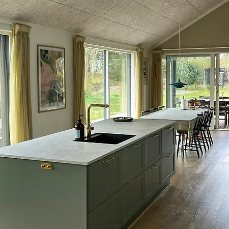 Vakantiehuis Modern Near Vesterlokken *
